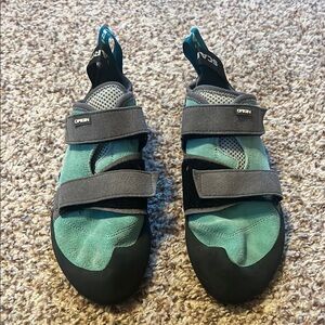 Scarpa Women's Climbing Shoes - Teal and Gray